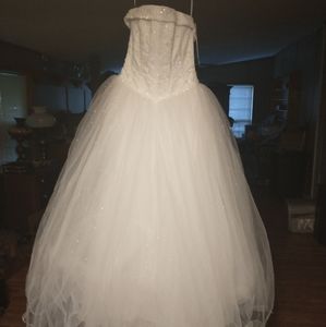 Wedding dress